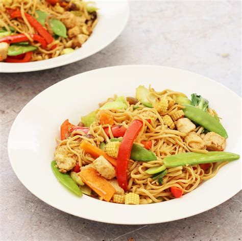 Easy Quorn Stir Fry with Noodles .